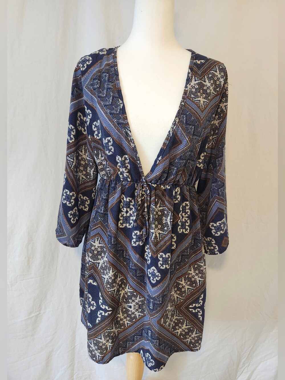 Millibon Women's Boho Navy Patterned V-Neck Tie-Waist Mini Dress